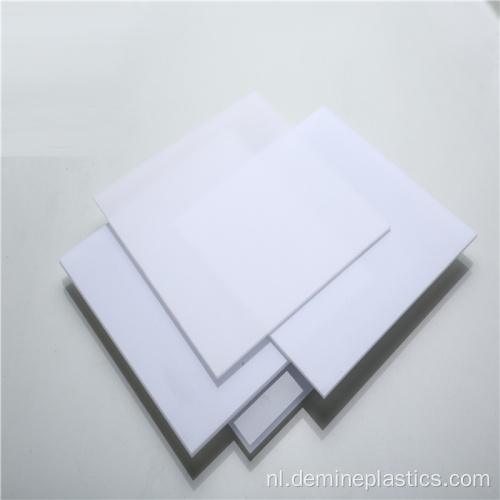 Crèmewit lichtverspreiderblad van polycarbonaat